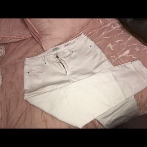 White skinny jeans